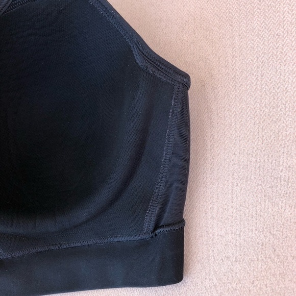 Under Armour Knit Lightly Padded Molded Cups High Impact Black Sport Bra 36DD - Picture 10 of 14